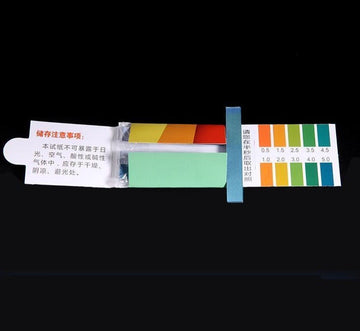 pH indicator papers, measuring range 0.5 to 5