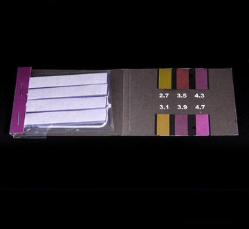 pH indicator papers, measuring range 2.7 to 4.7
